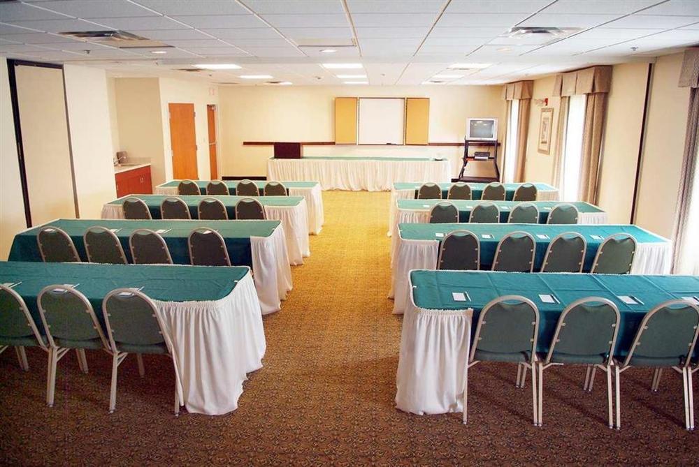 Hotel Hampton Akron-south 3*