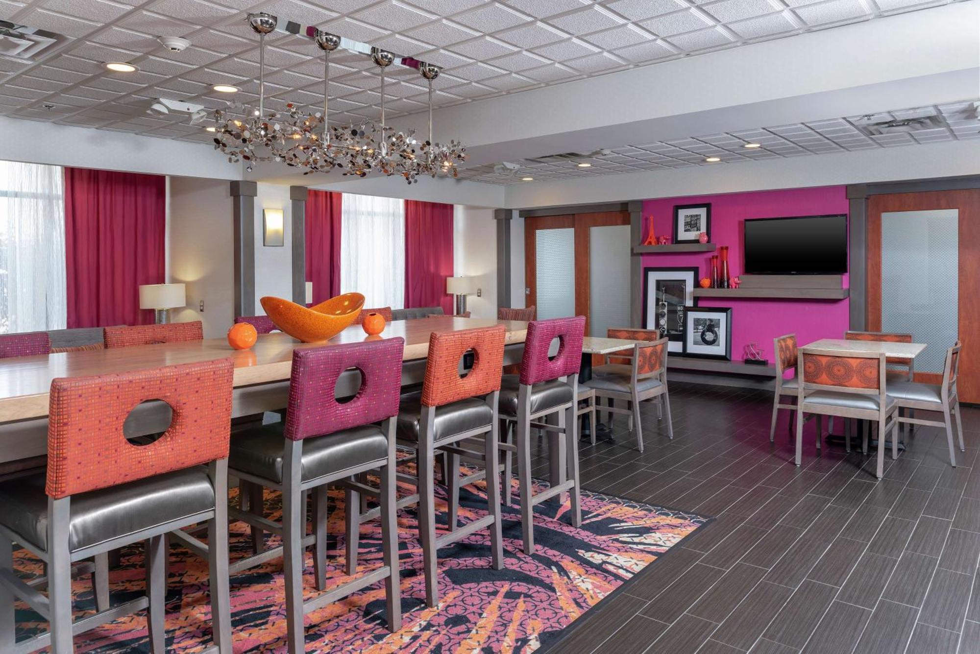 Hampton Akron-south Hotel 3*
