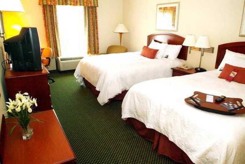 Hampton Akron-south 3* Akron