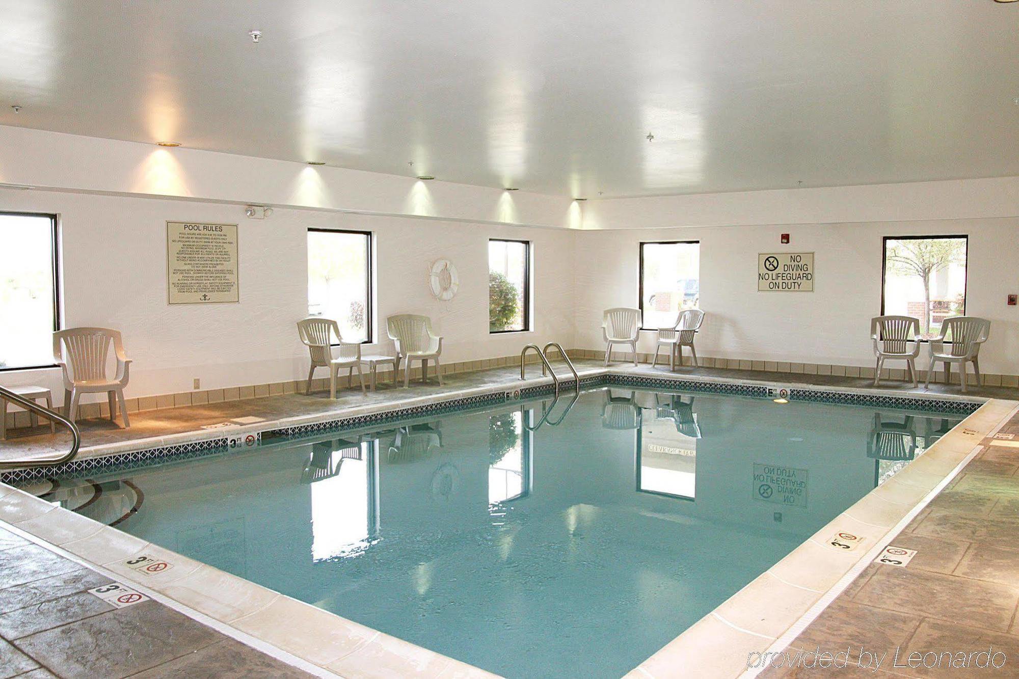 Hampton Akron-south 3*